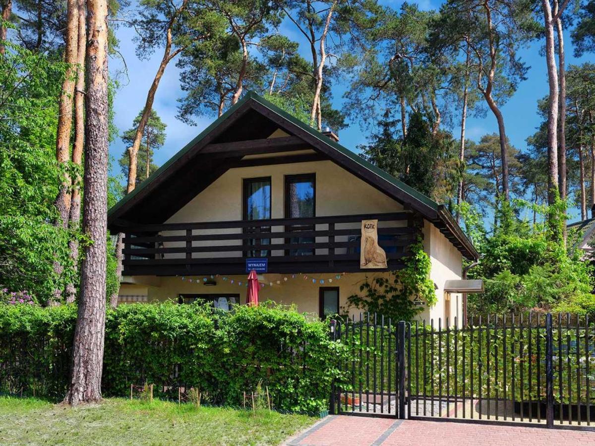 Dom Kotik W Lukecinie Villa Dış mekan fotoğraf